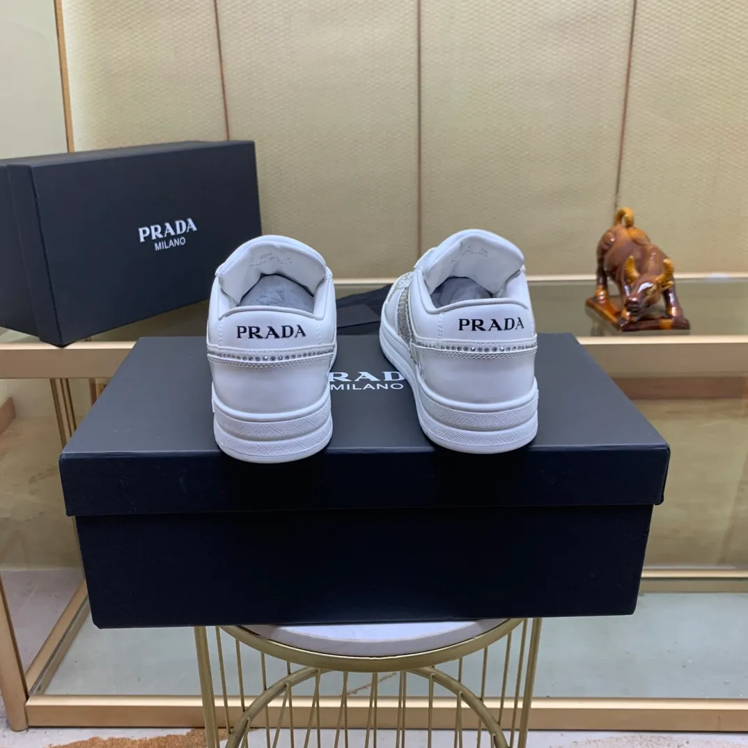 💰680.巜PRADA》Prada: Top 🔝purchasing agent🔍🔍The latest men’s counters are on sale simultaneously, high-quality original calfskin imported from Italy 🇮🇹. Brand logo* (prominent·high-end·noble·class·) exquisite workmanship (imported from Italy🇮🇹 Sole: Original sole provided by the original factory, ⚠️exclusive double-layer activity, TPR rubber, combination outsole; super comfortable, wear-resistant, non-slip, environmentally friendly🌳🌳🌳, real shot🎬The real thing is more beautiful🔍🔍 (high quality, follow the order) code number 38 to 44 (.45 customized)
